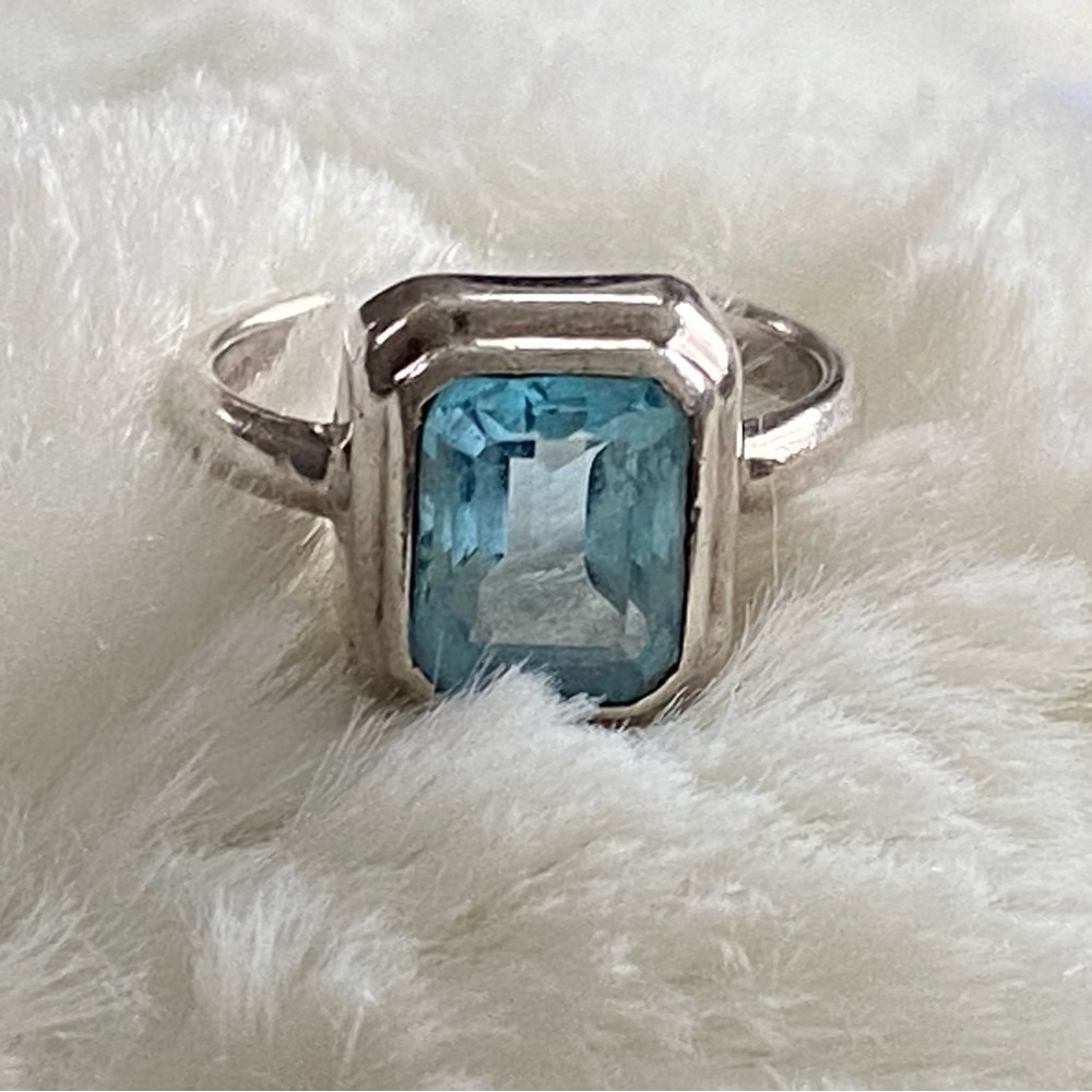 Elegant Blue Topaz Ring